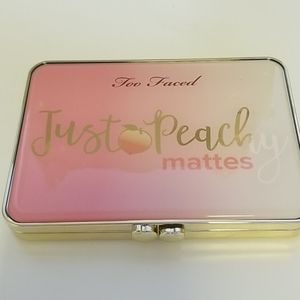 Too Faced Just Peachy mattes